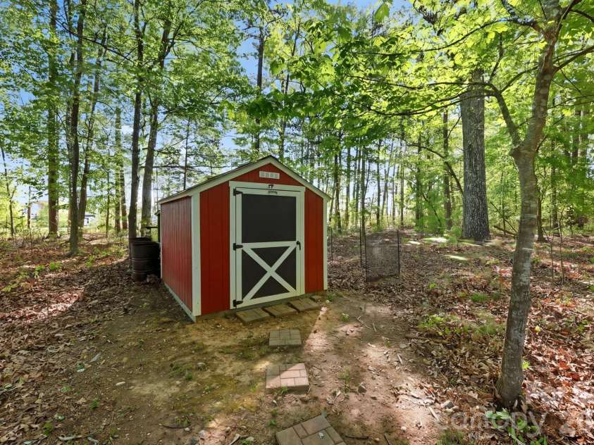 7319 Gilead Road, Huntersville, NC 28078.  MLS# CAR4366265, YatesRealty ID 10584. 
