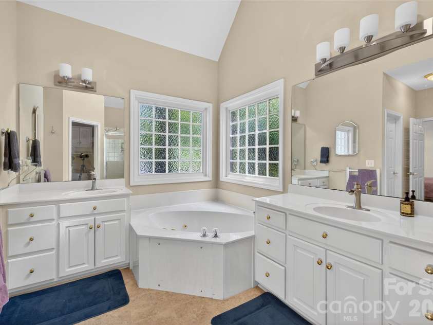 4854 Huddersfield Drive, Harrisburg, NC 28075.  MLS# CAR4366574, YatesRealty ID 10585. 