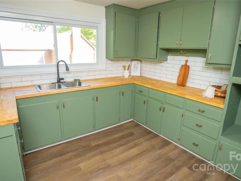 609 Rowan Mills Road, Salisbury, NC 28147.  MLS# CAR4167364, YatesRealty ID 10585. 