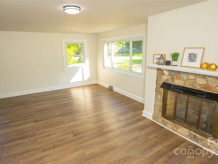 609 Rowan Mills Road, Salisbury, NC 28147.  MLS# CAR4167364, YatesRealty ID 10585. 