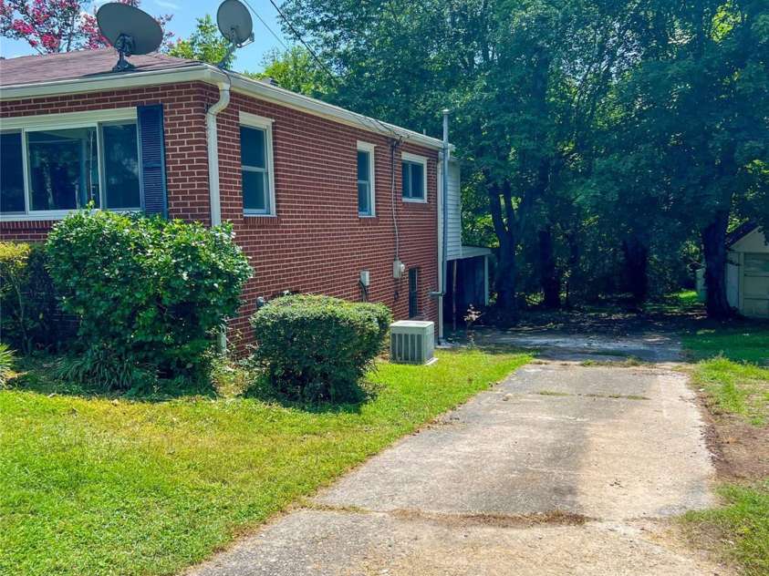 609 Rowan Mills Road, Salisbury, NC 28147.  MLS# CAR4167364, YatesRealty ID 10585. 