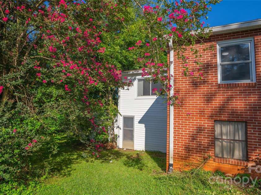 609 Rowan Mills Road, Salisbury, NC 28147.  MLS# CAR4167364, YatesRealty ID 10585. 