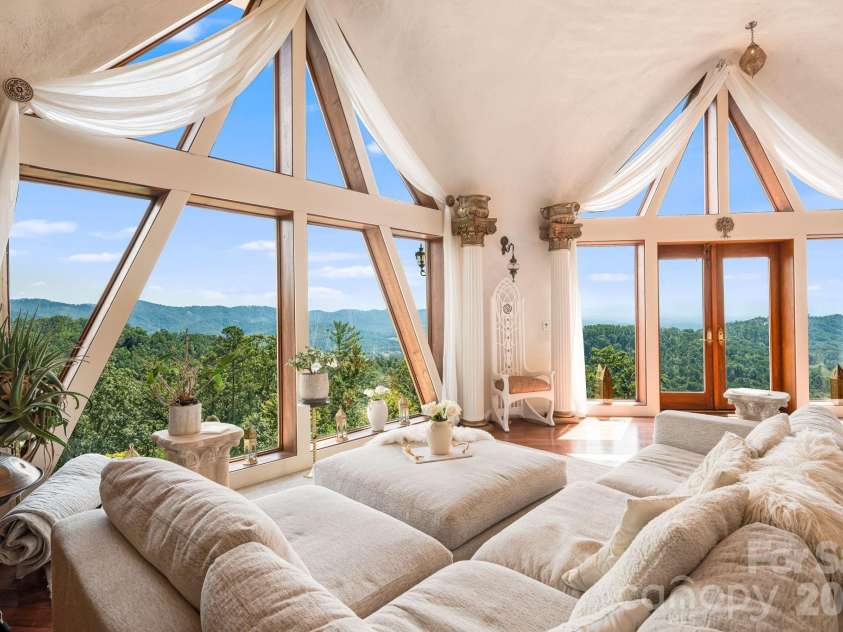 44 Azura Gdns None, Weaverville, NC 28787.  MLS# CAR4368639, YatesRealty ID 10587. 