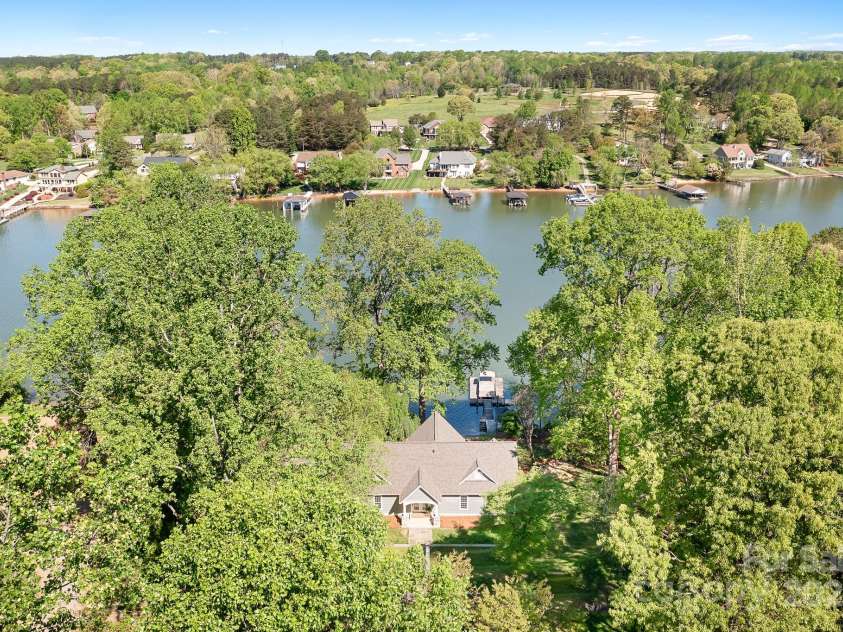234 Winding Shore Road, Troutman, NC 28166.  MLS# CAR4245762, YatesRealty ID 10588. 