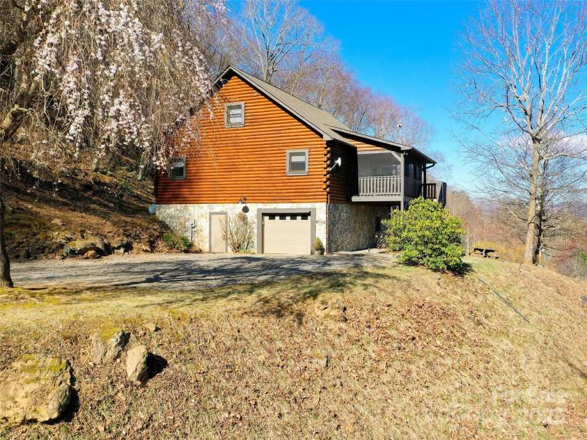 290 Tango Lane, Waynesville, NC 28786.  MLS# CAR4238478, YatesRealty ID 10589. 