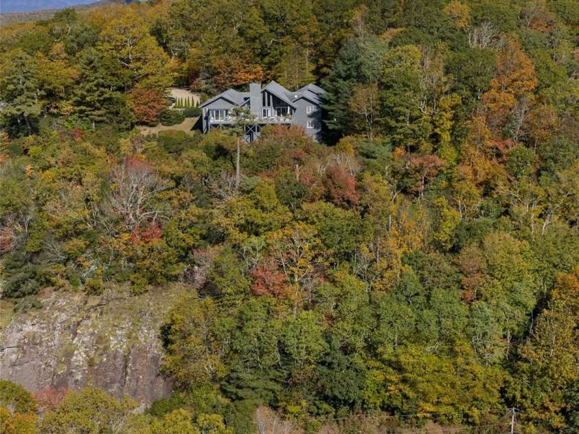 2618 Big Sheepcliff Road, Cashiers, NC 28717.  MLS# CAR4327089, YatesRealty ID 1059. 