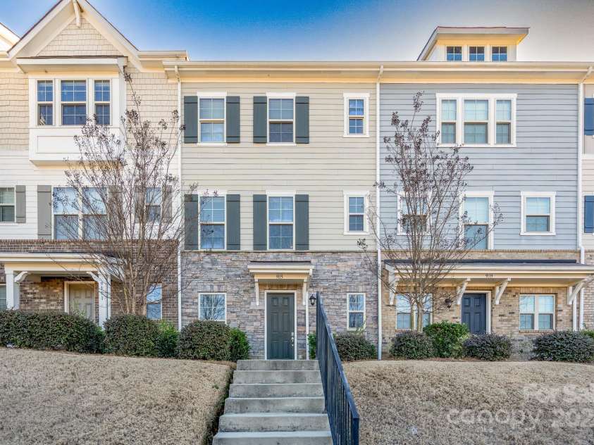 9115 Bluefield Street, Charlotte, NC 28273.  MLS# CAR4215725, YatesRealty ID 1059. Welcome to 9115 Bluefield St