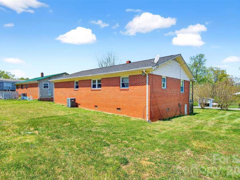 85 Bostic Street, Marion, NC 28752.  MLS# CAR4367538, YatesRealty ID 10591. 