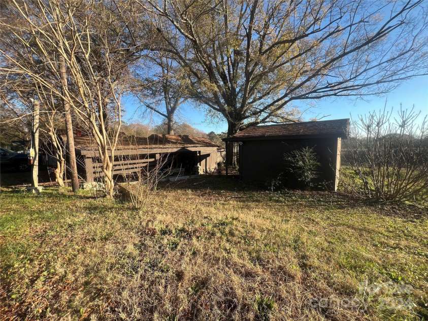 3217 Howe Dairy Road, Gastonia, NC 28056.  MLS# CAR4204852, YatesRealty ID 10592. 