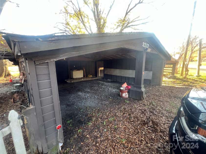 3217 Howe Dairy Road, Gastonia, NC 28056.  MLS# CAR4204852, YatesRealty ID 10592. 