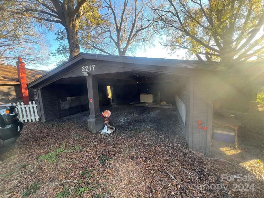 3217 Howe Dairy Road, Gastonia, NC 28056.  MLS# CAR4204852, YatesRealty ID 10592. 