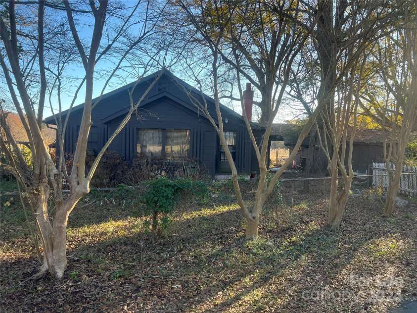 3217 Howe Dairy Road, Gastonia, NC 28056.  MLS# CAR4204852, YatesRealty ID 10592. 