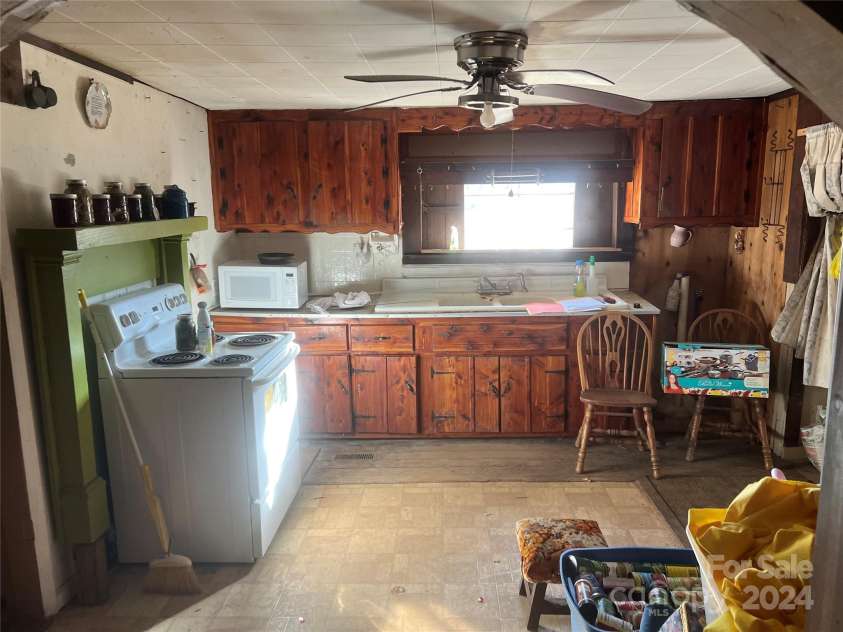 3217 Howe Dairy Road, Gastonia, NC 28056.  MLS# CAR4204852, YatesRealty ID 10592. 