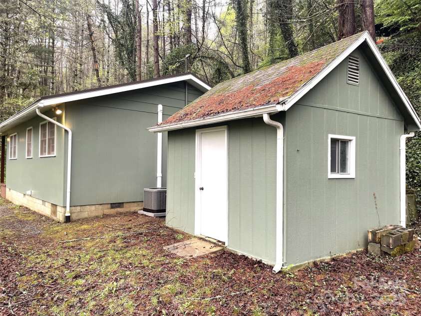 70 Van Culin Divide, Bryson City, NC 28713.  MLS# CAR4243991, YatesRealty ID 10594. 