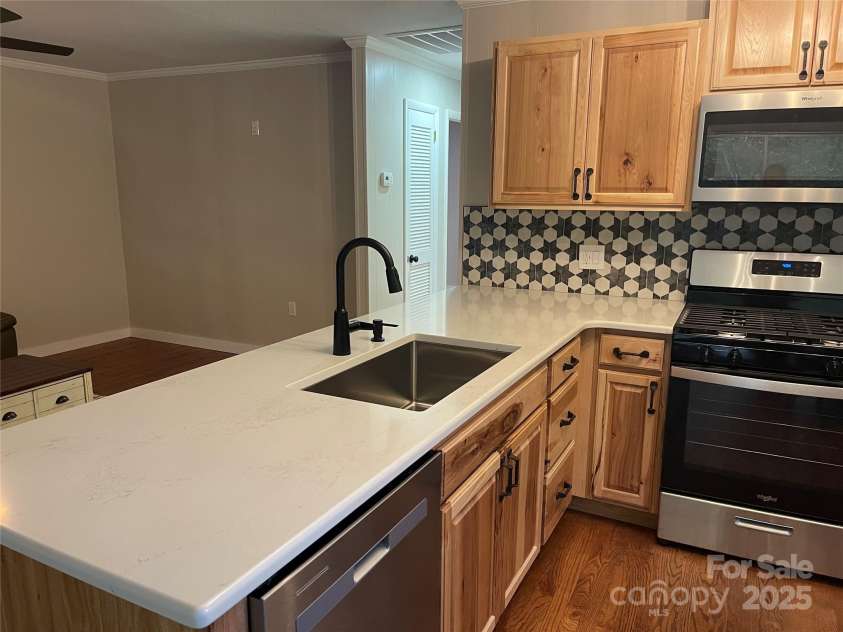 70 Van Culin Divide, Bryson City, NC 28713.  MLS# CAR4243991, YatesRealty ID 10594. 