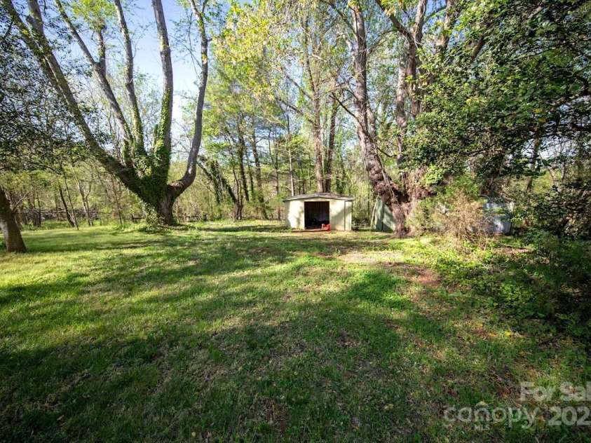 216 Main Street, Granite Falls, NC 28630.  MLS# CAR4242619, YatesRealty ID 10595. 