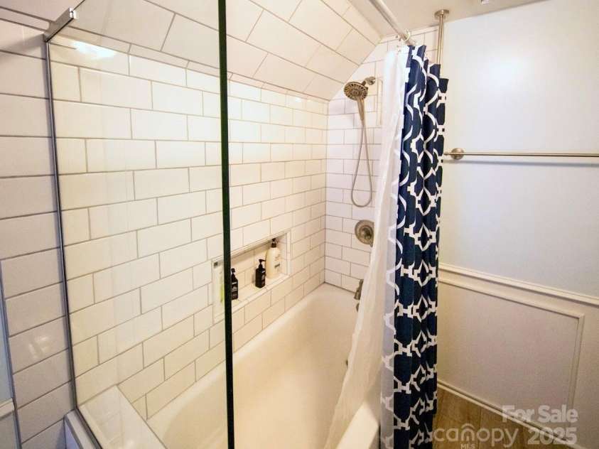 216 Main Street, Granite Falls, NC 28630.  MLS# CAR4242619, YatesRealty ID 10595. 