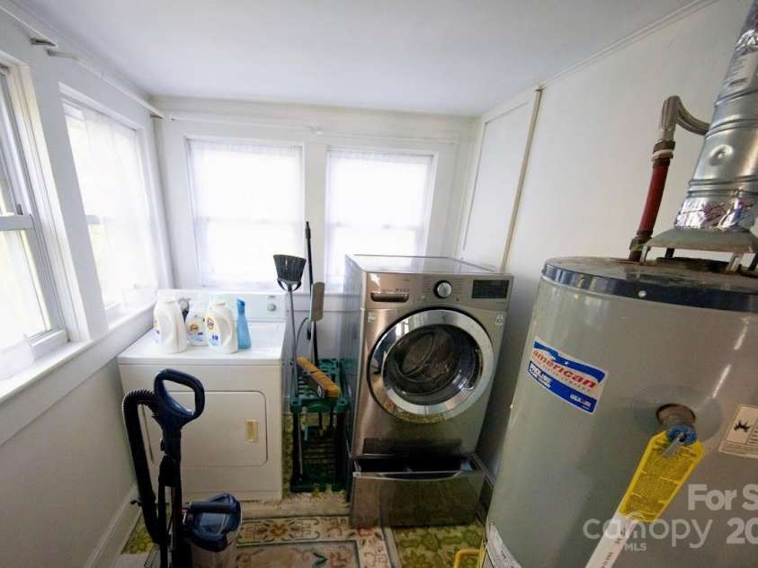 216 Main Street, Granite Falls, NC 28630.  MLS# CAR4242619, YatesRealty ID 10595. 