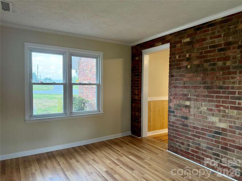 6257 NC 10 Highway, Hickory, NC 28602.  MLS# CAR4365992, YatesRealty ID 10596. 