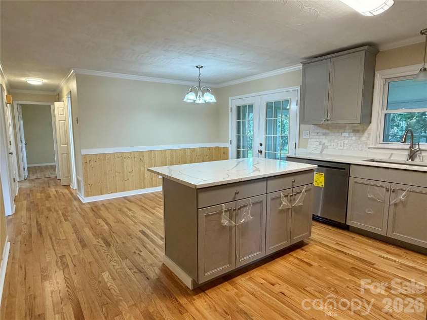 6257 NC 10 Highway, Hickory, NC 28602.  MLS# CAR4365992, YatesRealty ID 10596. 