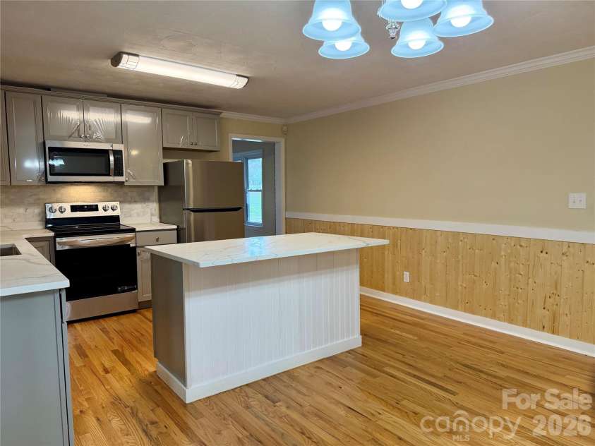 6257 NC 10 Highway, Hickory, NC 28602.  MLS# CAR4365992, YatesRealty ID 10596. 