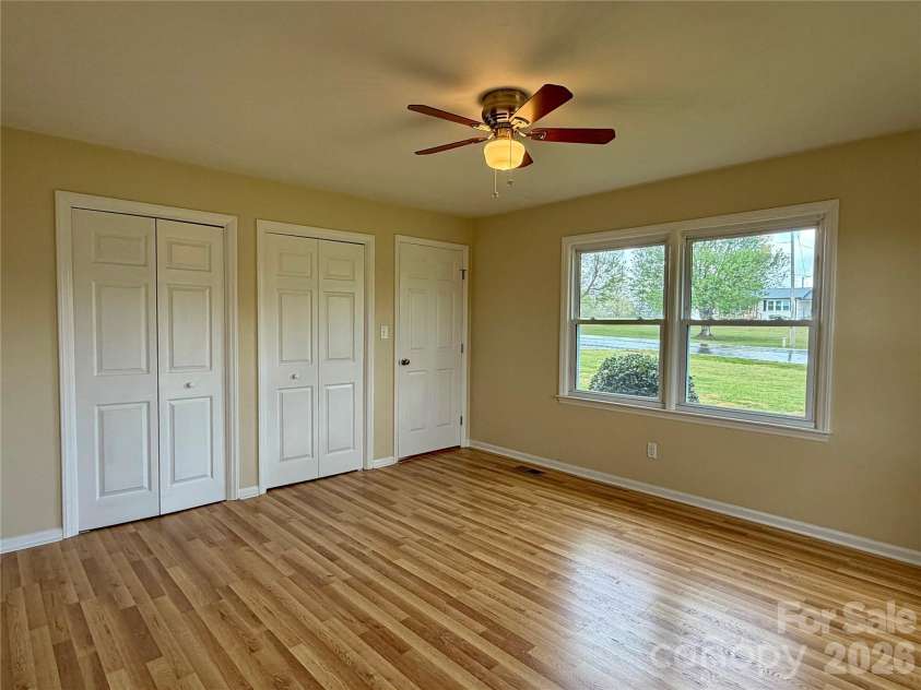 6257 NC 10 Highway, Hickory, NC 28602.  MLS# CAR4365992, YatesRealty ID 10596. 