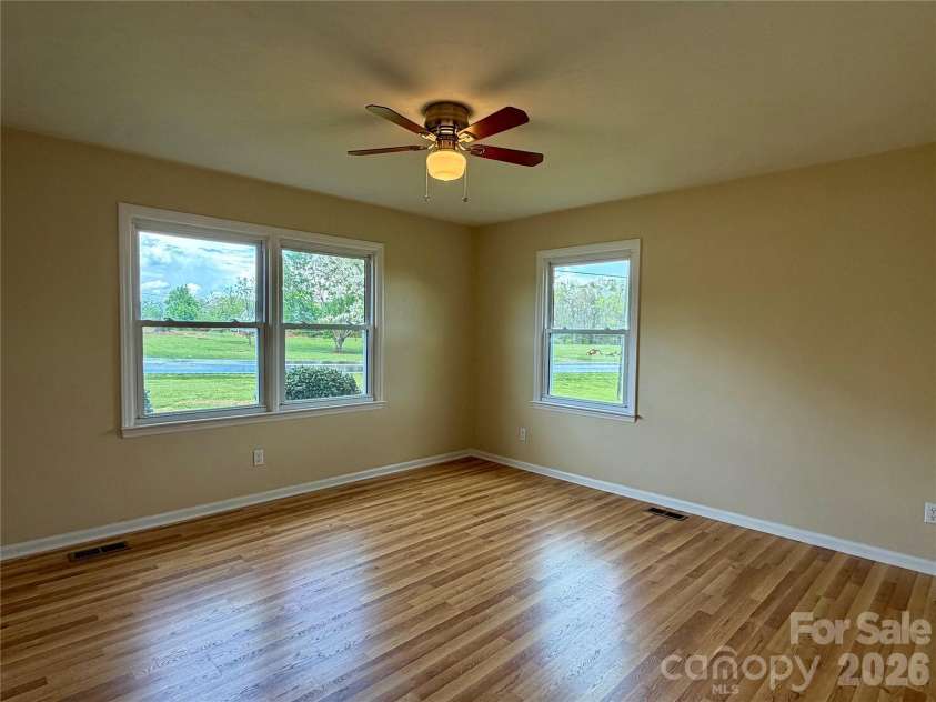 6257 NC 10 Highway, Hickory, NC 28602.  MLS# CAR4365992, YatesRealty ID 10596. 