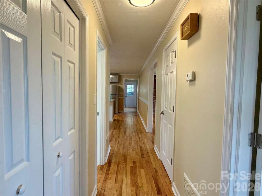 6257 NC 10 Highway, Hickory, NC 28602.  MLS# CAR4365992, YatesRealty ID 10596. 