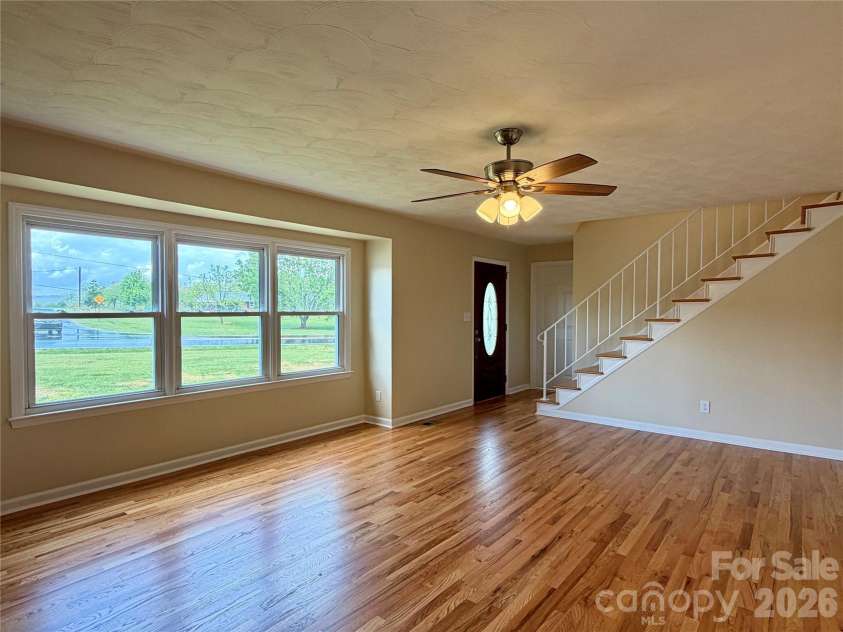 6257 NC 10 Highway, Hickory, NC 28602.  MLS# CAR4365992, YatesRealty ID 10596. 