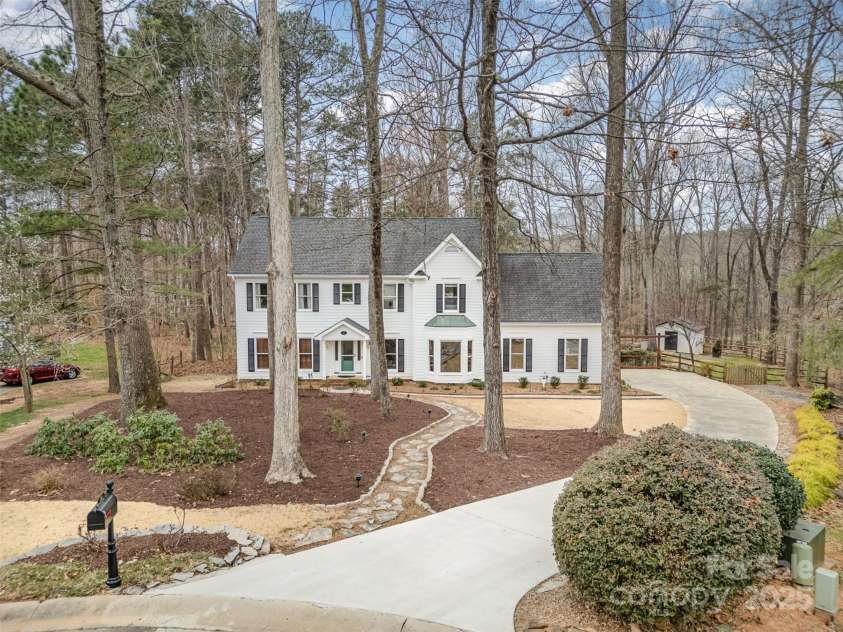 125 High Sail Court, Mooresville, NC 28117.  MLS# CAR4230452, YatesRealty ID 10597. 