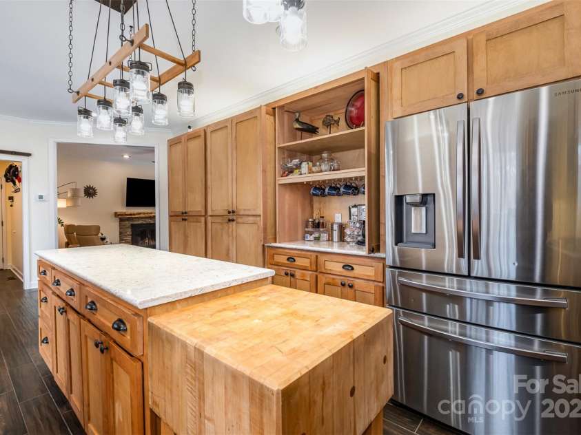 125 High Sail Court, Mooresville, NC 28117.  MLS# CAR4230452, YatesRealty ID 10597. 