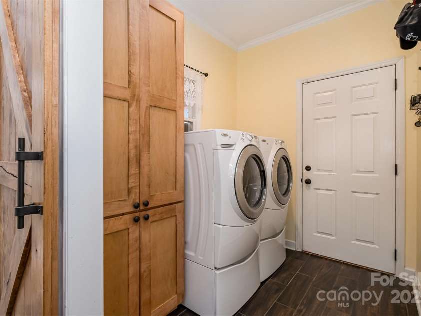 125 High Sail Court, Mooresville, NC 28117.  MLS# CAR4230452, YatesRealty ID 10597. 