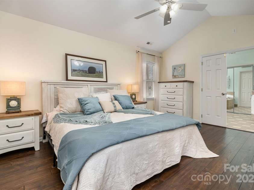 125 High Sail Court, Mooresville, NC 28117.  MLS# CAR4230452, YatesRealty ID 10597. 