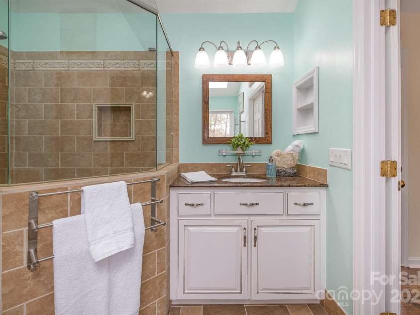 125 High Sail Court, Mooresville, NC 28117.  MLS# CAR4230452, YatesRealty ID 10597. 