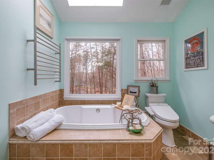 125 High Sail Court, Mooresville, NC 28117.  MLS# CAR4230452, YatesRealty ID 10597. 
