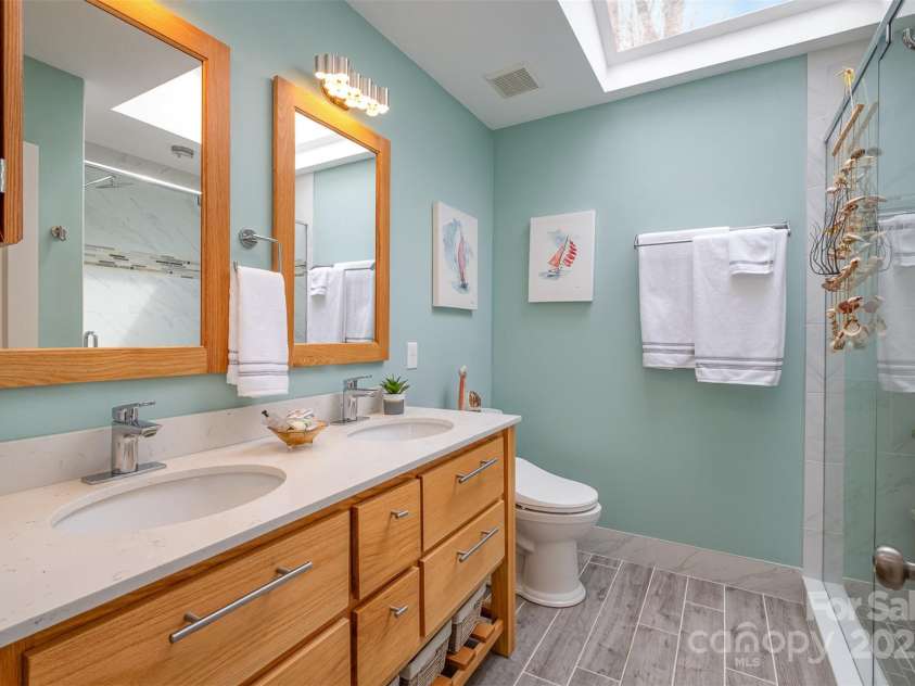 125 High Sail Court, Mooresville, NC 28117.  MLS# CAR4230452, YatesRealty ID 10597. 
