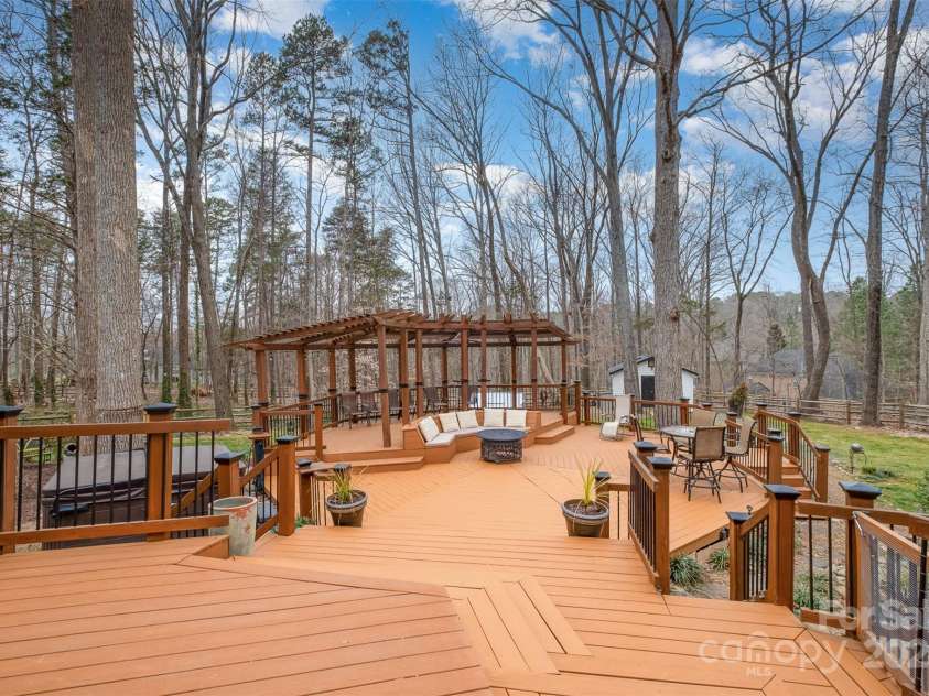 125 High Sail Court, Mooresville, NC 28117.  MLS# CAR4230452, YatesRealty ID 10597. 