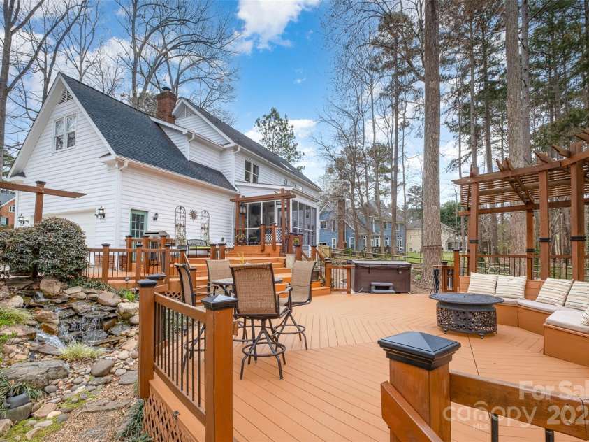 125 High Sail Court, Mooresville, NC 28117.  MLS# CAR4230452, YatesRealty ID 10597. 