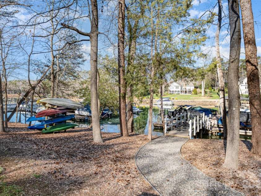 125 High Sail Court, Mooresville, NC 28117.  MLS# CAR4230452, YatesRealty ID 10597. 