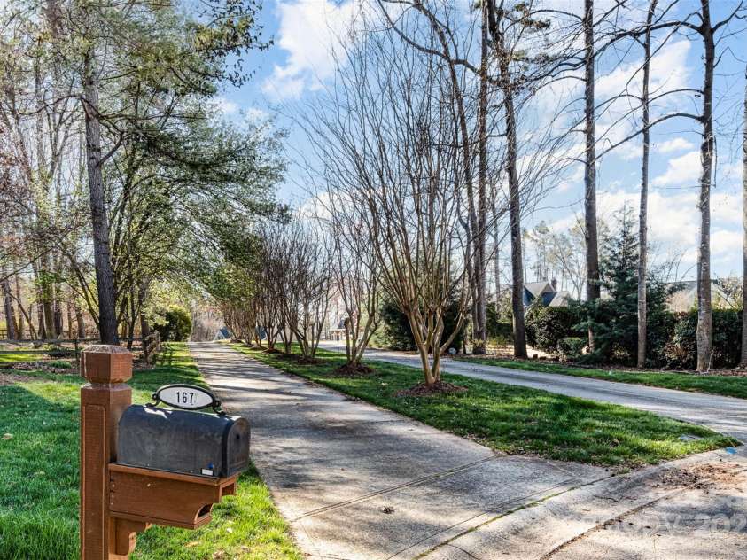 125 High Sail Court, Mooresville, NC 28117.  MLS# CAR4230452, YatesRealty ID 10597. 