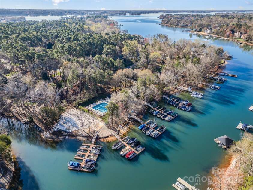 125 High Sail Court, Mooresville, NC 28117.  MLS# CAR4230452, YatesRealty ID 10597. 