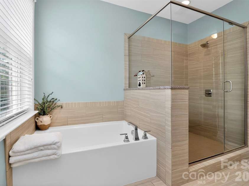9106 Catherine Woods Place, Charlotte, NC 28277.  MLS# CAR4364118, YatesRealty ID 10597. 