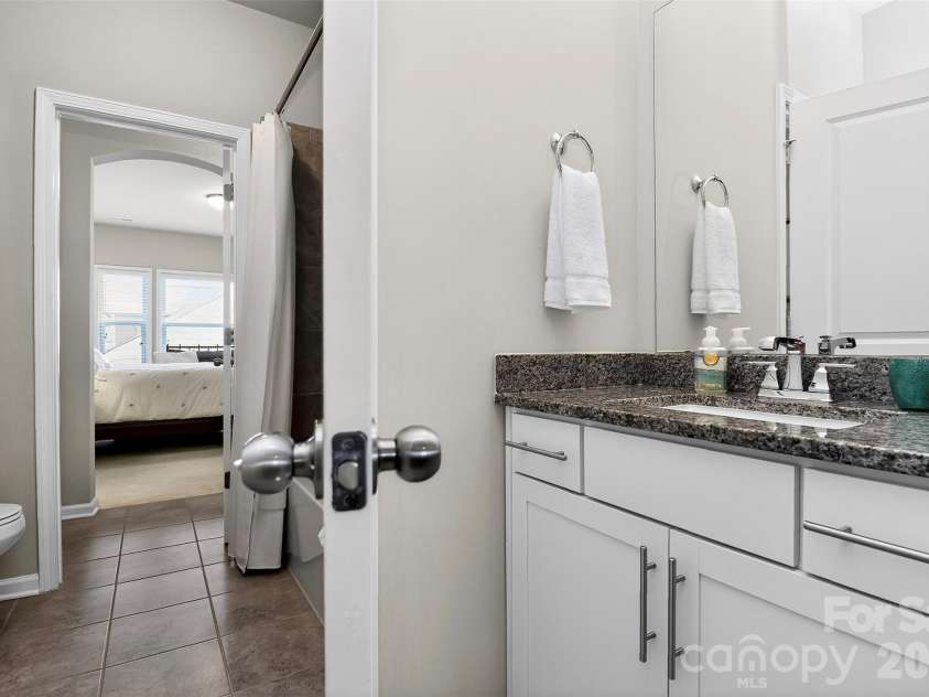 9106 Catherine Woods Place, Charlotte, NC 28277.  MLS# CAR4364118, YatesRealty ID 10597. 
