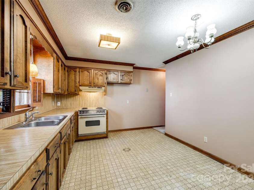 862 Eastwood Drive, Rock Hill, SC 29730.  MLS# CAR4247359, YatesRealty ID 10598. 