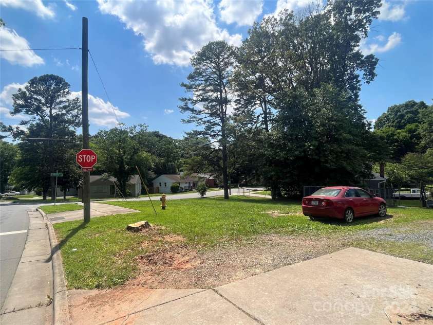 1318 Enderly Road, Charlotte, NC 28208.  MLS# CAR4143612, YatesRealty ID 106. Corner of the lot at Enderly Road and Credenza