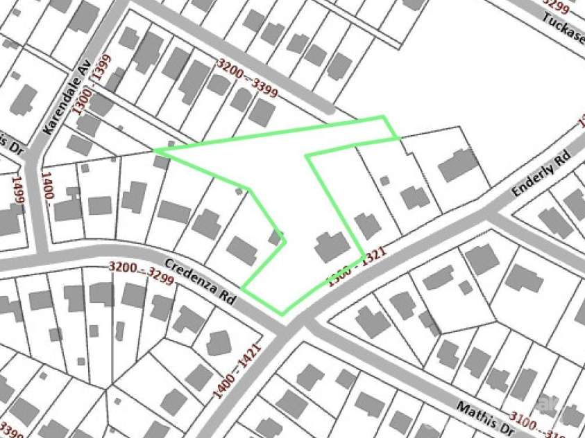 1318 Enderly Road, Charlotte, NC 28208.  MLS# CAR4143612, YatesRealty ID 106. Large 1.25 acre parcel!