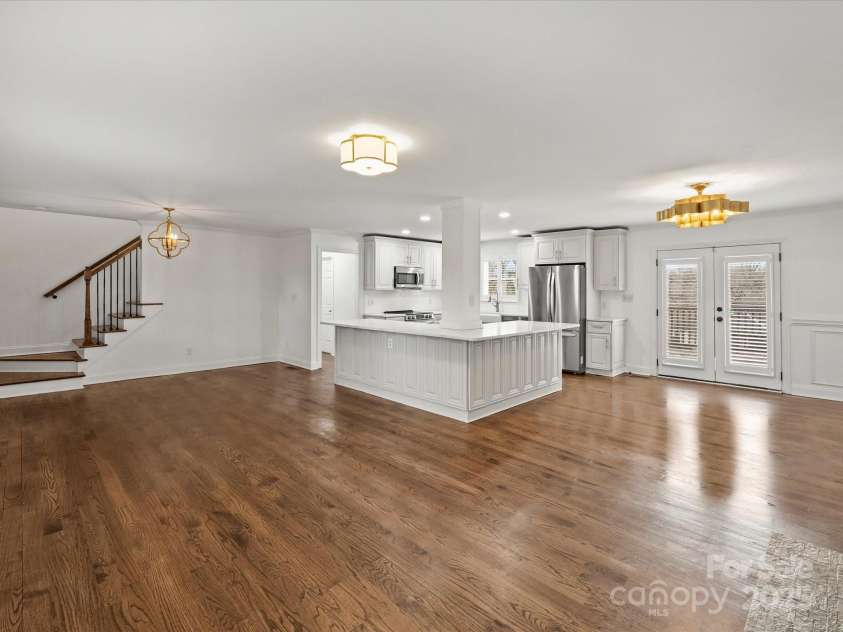 3453 Selwyn Avenue, Charlotte, NC 28209.  MLS# CAR4208971, YatesRealty ID 1060. 