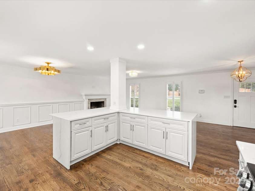3453 Selwyn Avenue, Charlotte, NC 28209.  MLS# CAR4208971, YatesRealty ID 1060. 