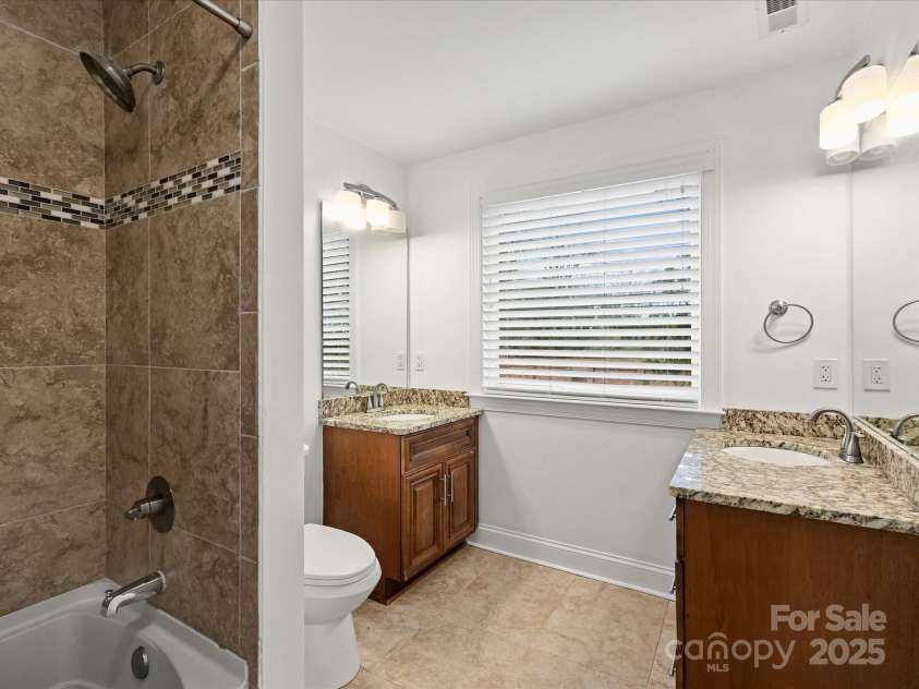3453 Selwyn Avenue, Charlotte, NC 28209.  MLS# CAR4208971, YatesRealty ID 1060. Full Bath 3