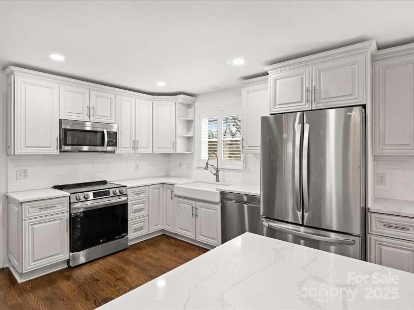 3453 Selwyn Avenue, Charlotte, NC 28209.  MLS# CAR4208971, YatesRealty ID 1060. Kitchen